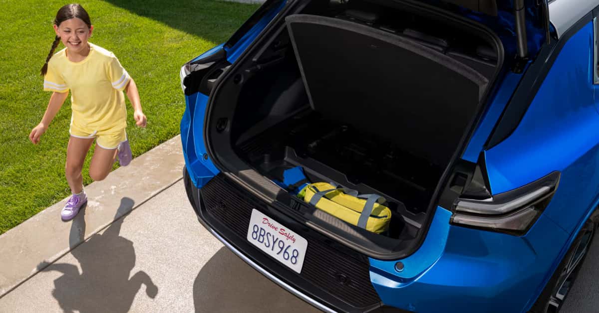 open-cargo-space-on-the-2025-Chevy-Equinox-EV