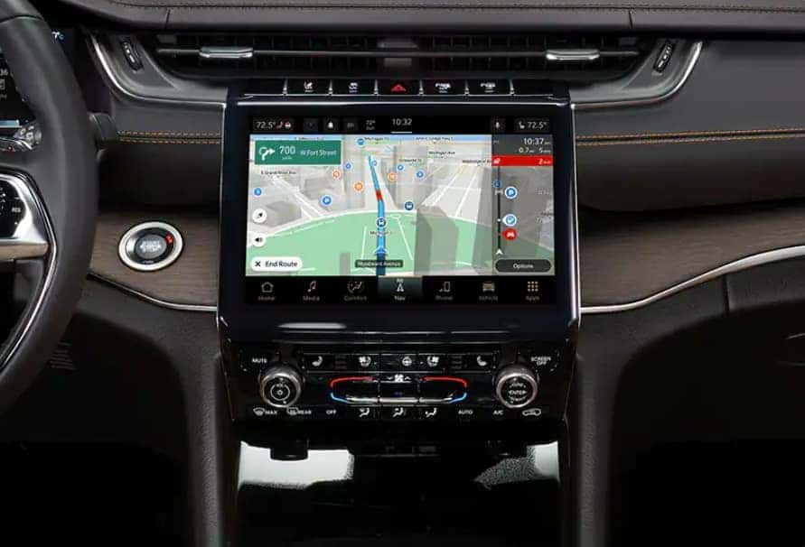 2022 Jeep Grand Cherokee Interior 2