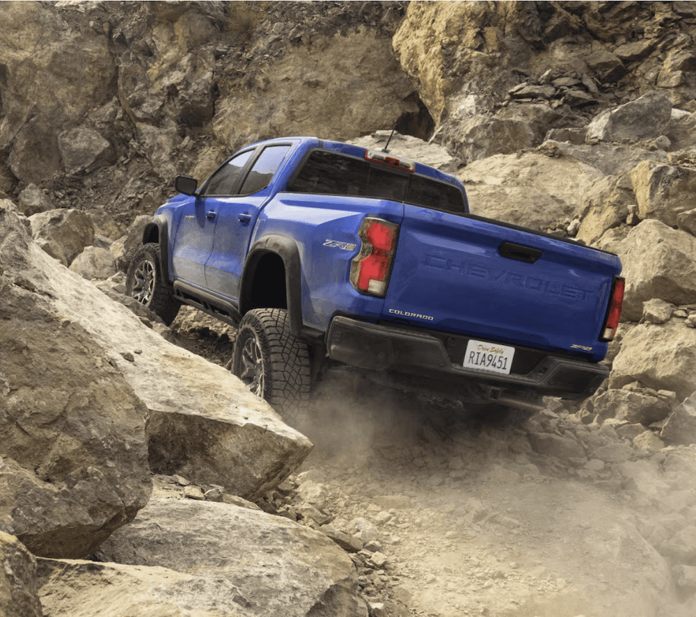 2025 Chevrolet Colorado LT photo 2