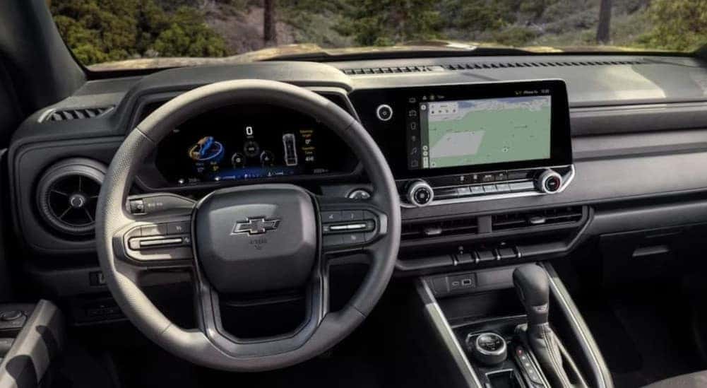 Gray dash in a 2026 Chevy Colorado for sale.