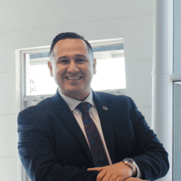 Paul Gomez<br><h5>Habla Español</h5>