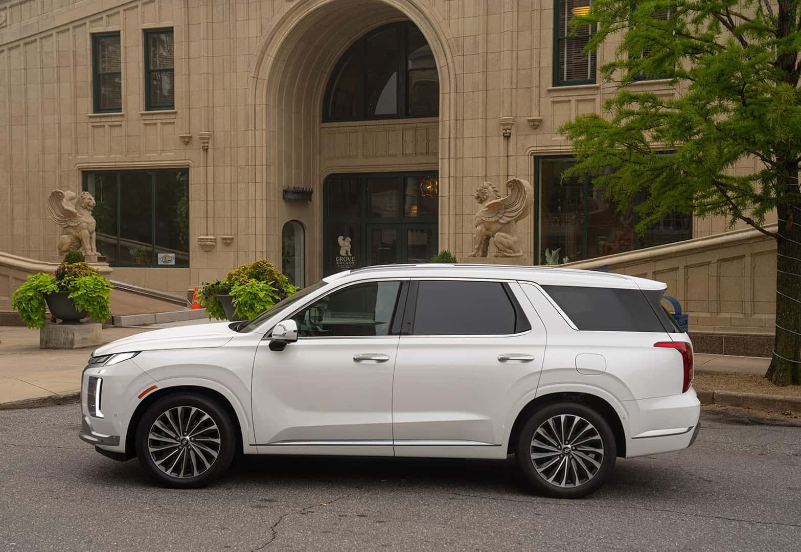 2025 Hyundai Palisade white SUV