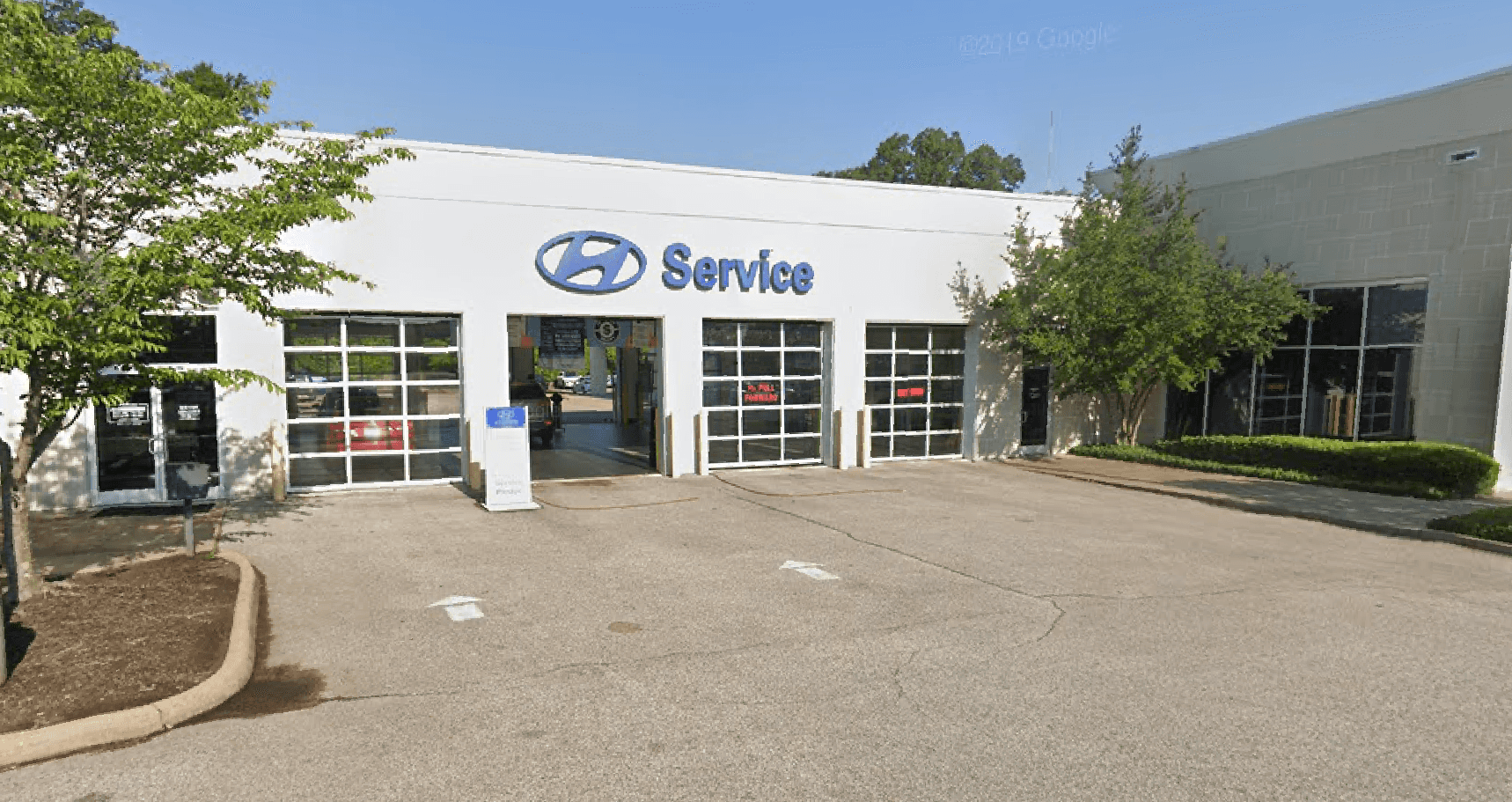 Hyundai Service Center in Memphis at Wolfchase Hyundai exterior of building